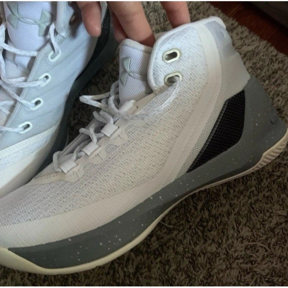 Boys size 6 Jordans